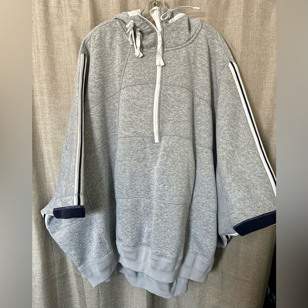 FREE PEOPLE Salt Air Cocoon Hoodie. M/L
Excellent Used Condition - Picture 2 of 7